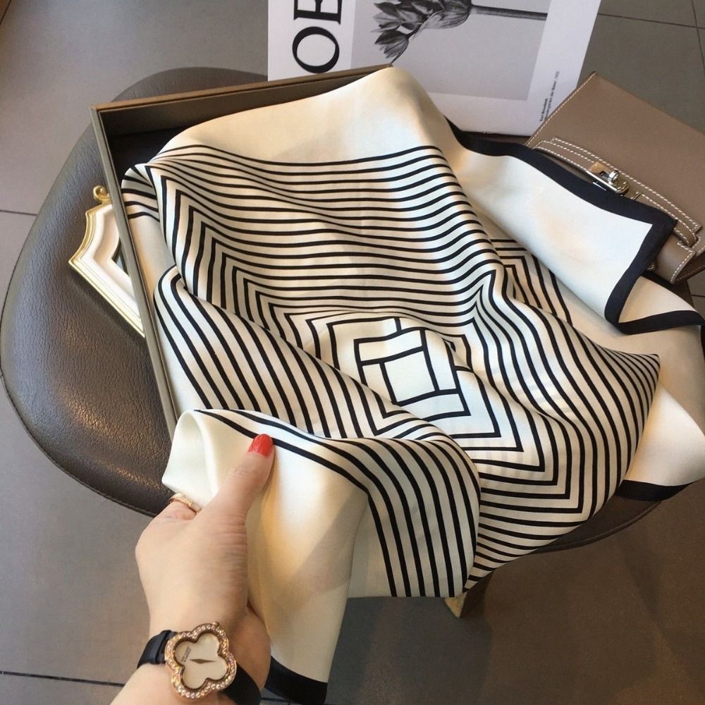 Mode vierkante zijden sjaal du - Scarf Silk Square recensie en prijs