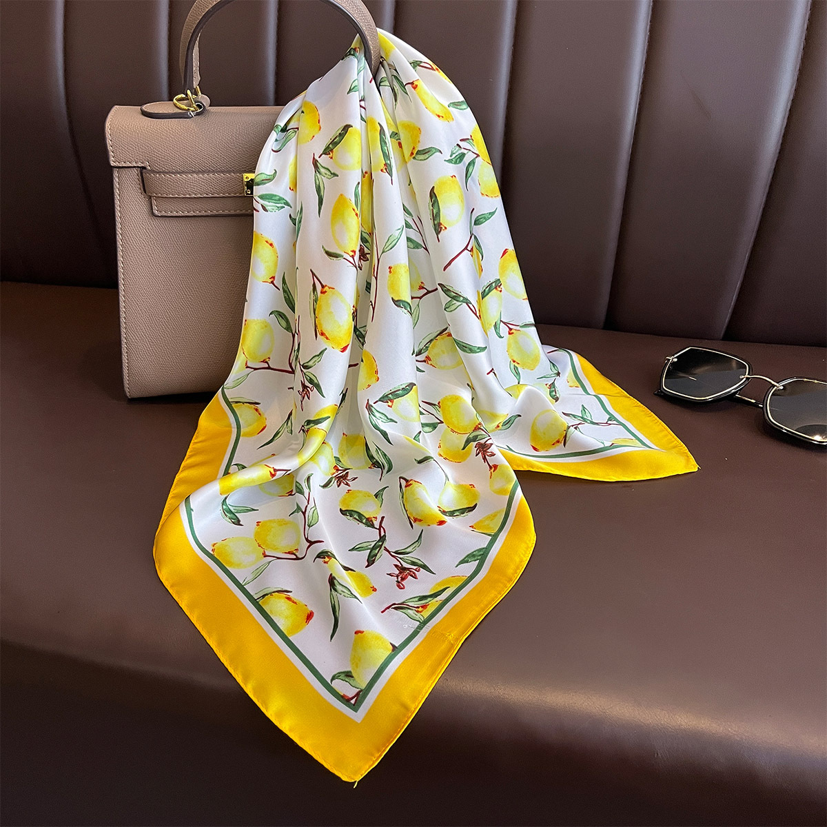 2025 Nieuwe Gele Citroen Print - Ascot Neck Scarf recensie en prijs