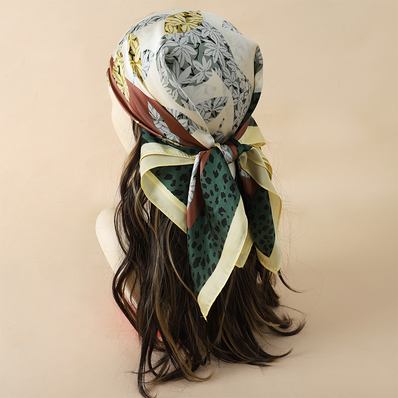 70x70 cm Vrouwen Sjaal Zijde G - Ascot Neck Scarf recensie en prijs